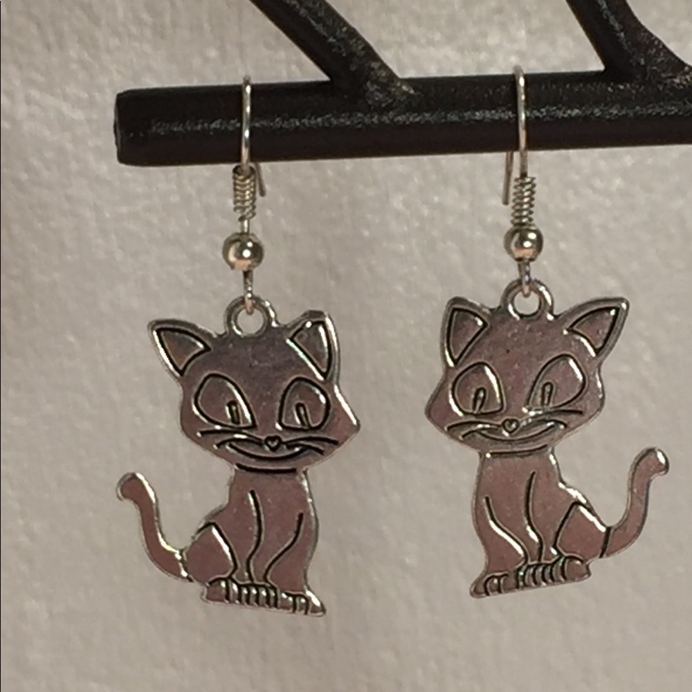 4/$15 ~ Silver kitty earrings